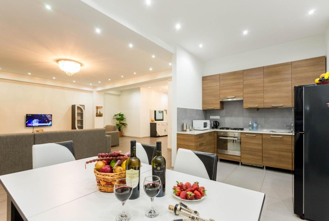 Apartment In The City Center Lll Tbilisi Exterior foto